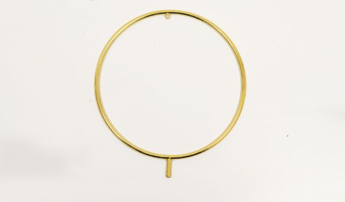 ΜΕΤΑΛΛΙΚΟ ΣΤΕΦΑΝΙ ΜΕ ΚΑΡΦΙ 8.5CM 0518044