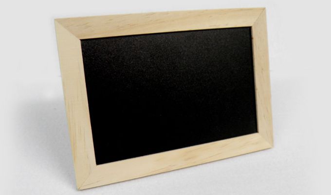 ΞΥΛΙΝΟΣ ΠΙΝΑΚΑΣ ΜΕ ΠΟΔΙ 23cm x 16cm x 2cm 1 ΤΕΜΑΧΙΟ