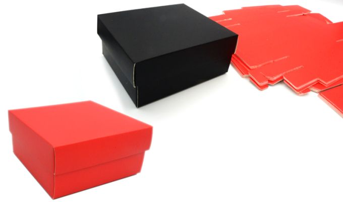 ΧΑΡΤΙΝΟ ΚΟΥΤΙ ME KAΠΑΚΙ 13cm x 13cm x 6cm 0402235/12 ΤΕΜΑΧΙΑ
