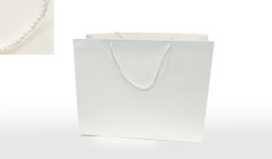 ΤΣΑΝΤΑ ΧΟΝΤΡΗ 230g ΠΛΑΣΤΙΚΟΠΟΙΗΜΕΝΗ MAT 32cm x 25.5cm x 11cm 0402131