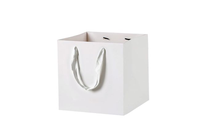 ΤΣΑΝΤΑ ΛΕΥΚΗ ΚΥΒΟΣ ΜΕ ΙΜΑΝΤΑ 25cm 0402183