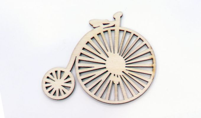 ΞΥΛΙΝΟ ΠΟΔΗΛΑΤΟ ΜΕΣΑΙΟ 10cm x 8.5cm