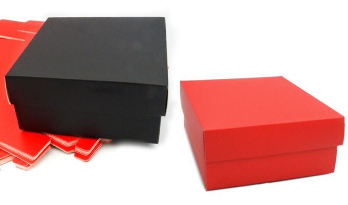 ΧΑΡΤΙΝΟ ΚΟΥΤΙ ME KAΠΑΚΙ 22cm x 17cm x 7.5cm 0402236/12 ΤΕΜΑΧΙΑ